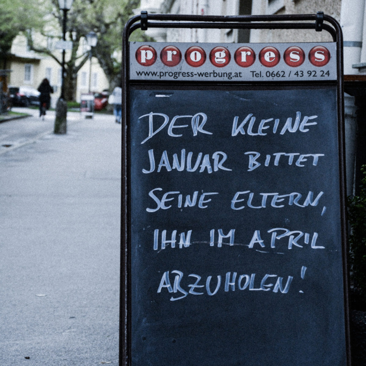 Der Kleine Januar Bittet Seine Eltern, Ihm Im April Abzuholen!